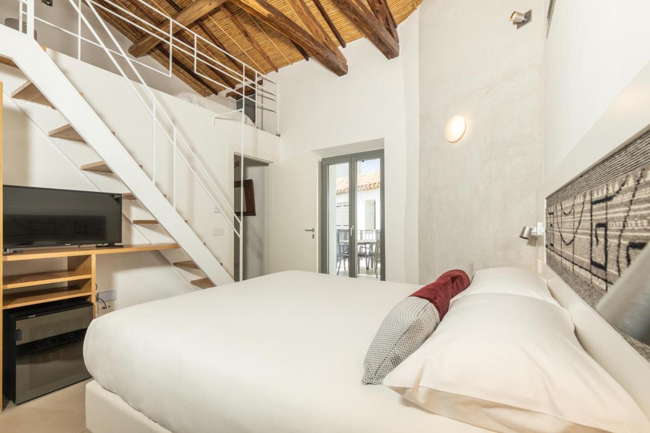Domu Qirat - Authentic Rooms & Terraces Tortoli Bagian luar foto