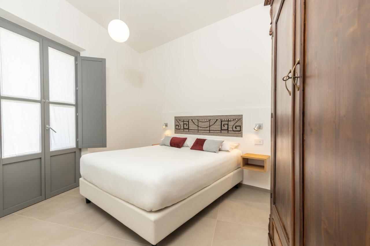 Domu Qirat - Authentic Rooms & Terraces Tortoli Bagian luar foto