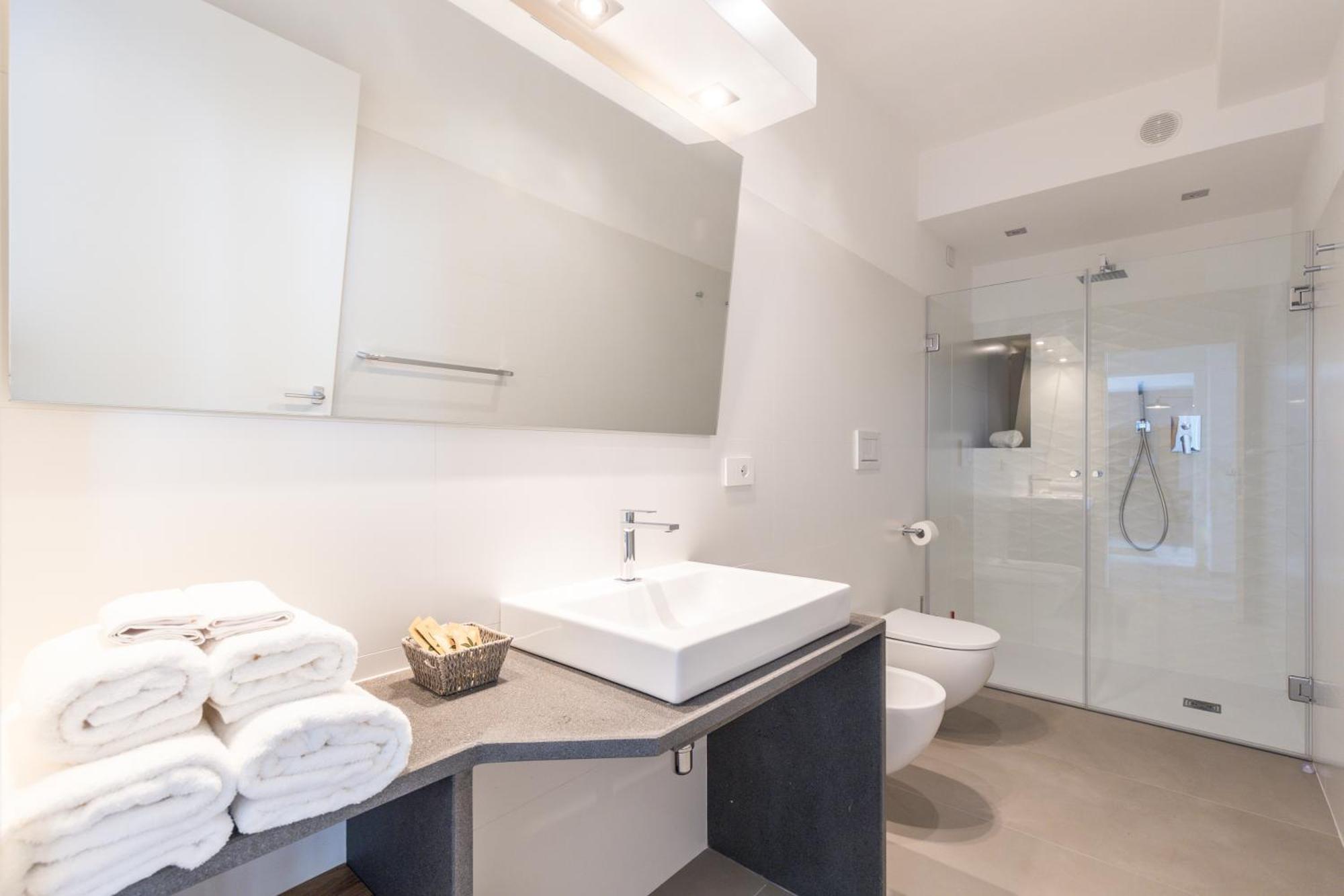 Domu Qirat - Authentic Rooms & Terraces Tortoli Ruang foto