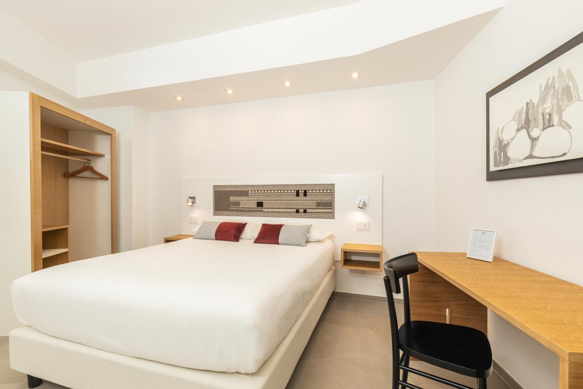 Domu Qirat - Authentic Rooms & Terraces Tortoli Ruang foto