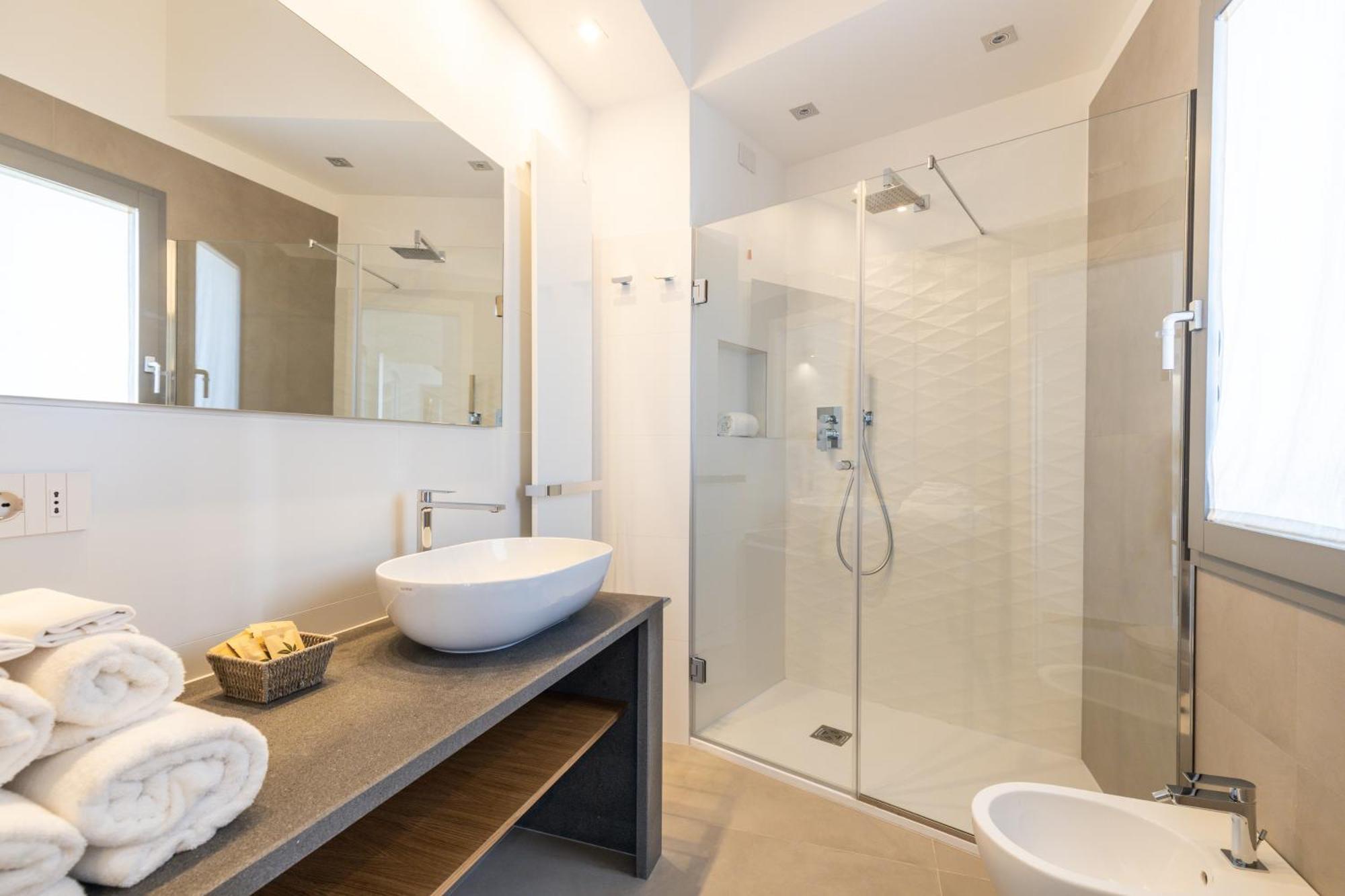 Domu Qirat - Authentic Rooms & Terraces Tortoli Ruang foto